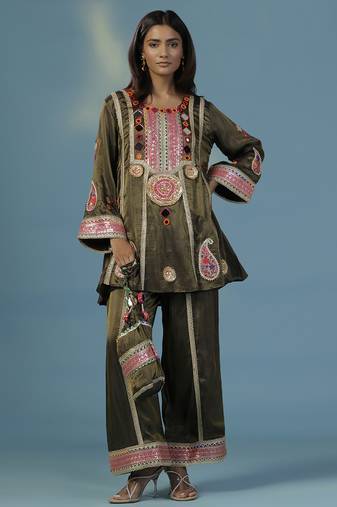 Green tissue embroidered kurta with pant