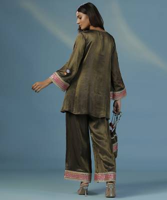 Green tissue embroidered kurta with pant 2