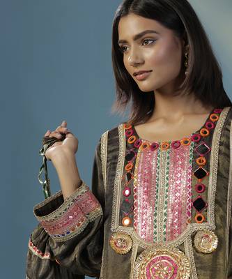 Green tissue embroidered kurta with pant 5