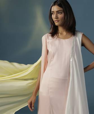 Pink crepe plain kurta set with jacket 3