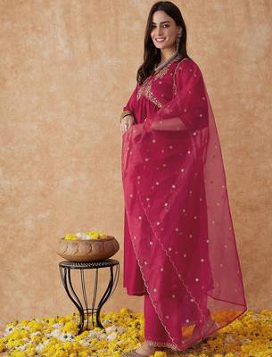 Pink embroidery vichitra silk aliya cut kurta set with organza dupatta 3
