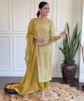 Light yellow embroidery leheriya printed viscos straight kurta set with chanderi dupatta 3