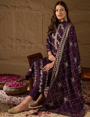 Women purple silk blend floral foil printed straight kurta sets 3