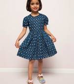 Printed frock in rayon fabric with elasticated sleeves