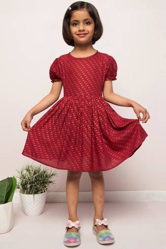 Printed frock in rayon fabric with elasticated sleeves