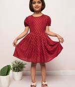 Printed frock in rayon fabric with elasticated sleeves