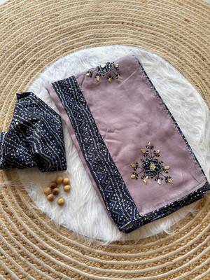 Lavender Mirror And Thread Embroidered Crunchy Chiffon Saree 2