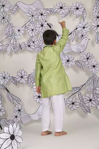 Lime blossom boys kurta set green floral print with piped collar