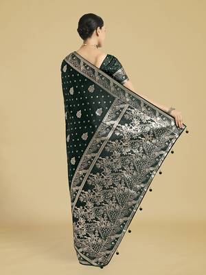 dark geen woven banarasi satin silk blend saree 4