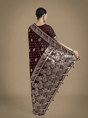 maroon woven banarasi satin silk blend saree 4
