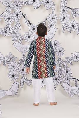 Zigzag fest boys kurta set multicolour print with white pajama 2