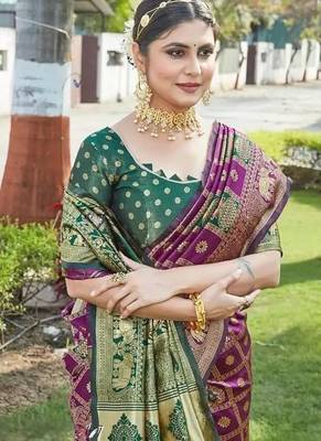 Multicolor silk blend saree with blouse 3