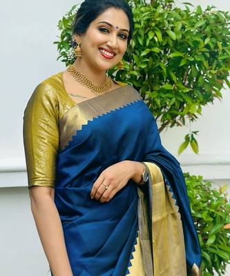 Blue color silk blend saree with blouse 4