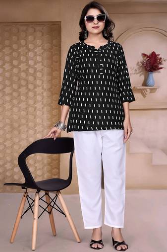 Black printed cotton blend top with 3/4 sleeves     everyday comfort wear