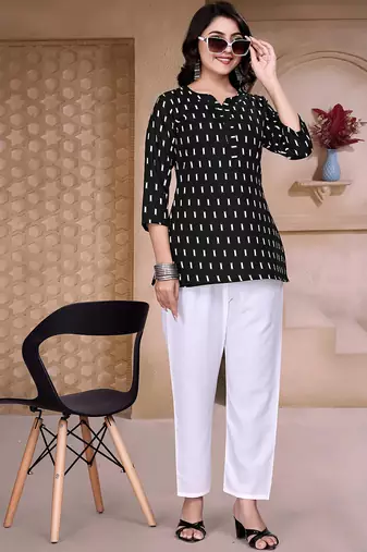 Black printed cotton blend top with 3/4 sleeves     everyday comfort wear