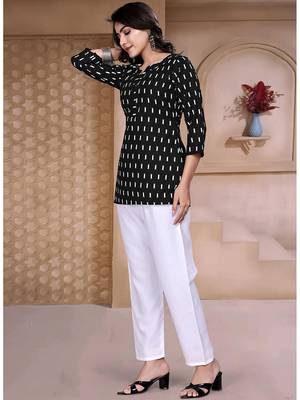 Black printed cotton blend top with 3/4 sleeves     everyday comfort wear 4