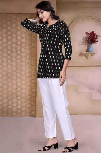Black printed cotton blend top with 3/4 sleeves     everyday comfort wear