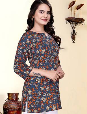 Stylish navy blue printed cotton blend round neck 3/4 sleeve top for women 4