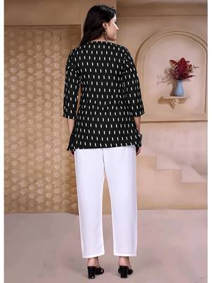 Black printed cotton blend top with 3/4 sleeves     everyday comfort wear 5