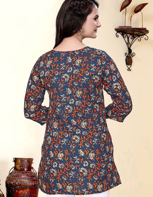 Stylish navy blue printed cotton blend round neck 3/4 sleeve top for women 5