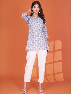 Stylish grey printed cotton blend round neck 3/4 sleeve top for women 4