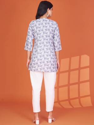 Stylish grey printed cotton blend round neck 3/4 sleeve top for women 6
