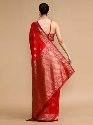Red lichi silk blend jacquard saree 2
