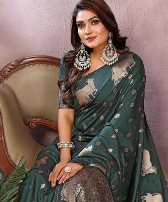 Green faux banarasi silk blend jacquard weaving saree 3