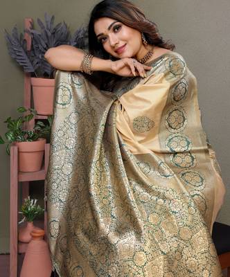 Green woven rich pallu viscosee silk blend saree 4