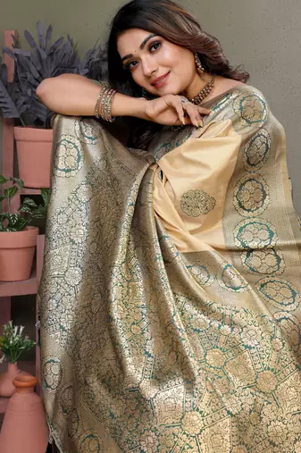 Green woven rich pallu viscosee silk blend saree