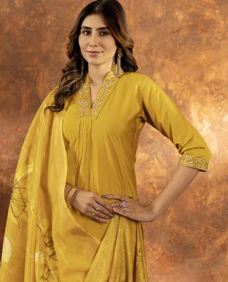 Musterd Designer Straight Kurti Pant Dupatta Set With Embroidery And Hand Work 3