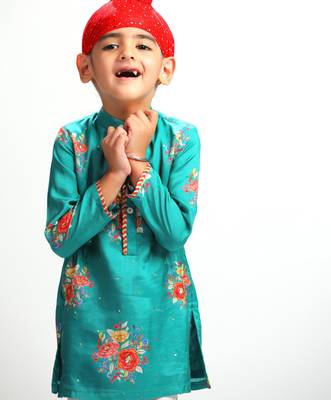 Green printed cotton kurta pyjama 3