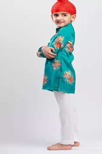 Green printed cotton kurta pyjama