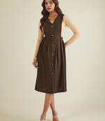 Brown solid pinafore dress with button