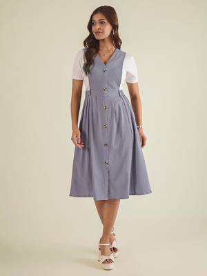 Lavender solid pinafore dress with button 1