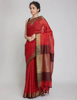 Maroon handwoven linen saree with gold zari border 2