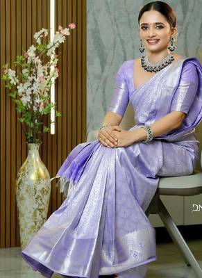 Purple color silk blend saree with blouse 3