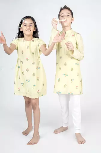 Green embroidered cotton kurta pyjama