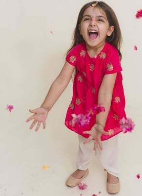 Pink embroidered cotton kurta set 2