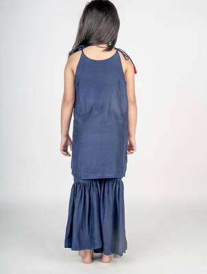 Blue embroidered cotton kurta set 3