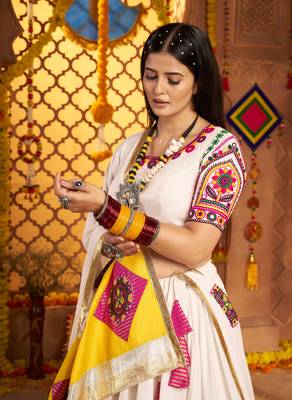 WHITE VISCOSE COTTON THREAD EMBROIDERED MIRROR WORK STITCHED lehenga choli 3