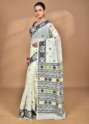 off white cotton dhakai jamdani handloom saree with blouse 3