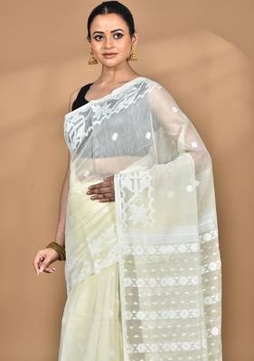 Cream Cotton Dhakai Jamdani Handloom Saree With Blouse 2