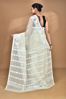 Cream Cotton Dhakai Jamdani Handloom Saree With Blouse 3