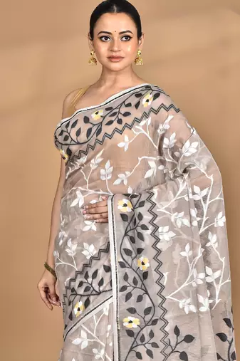 beige Cotton Dhakai Jamdani Handloom Saree With Blouse