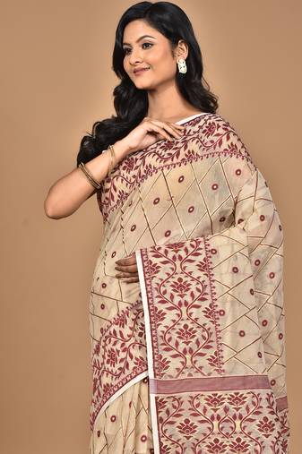 beige Cotton Dhakai Jamdani Handloom Saree With Blouse