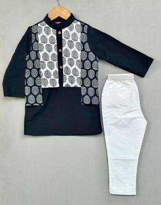 Black kurta with printed attached jacket and pant 1