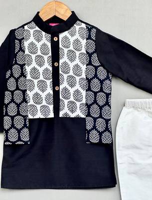 Black kurta with printed attached jacket and pant 2