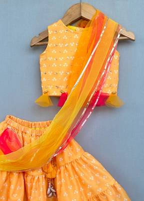 Yellow bandhni lehenga set with attached dupatta 2