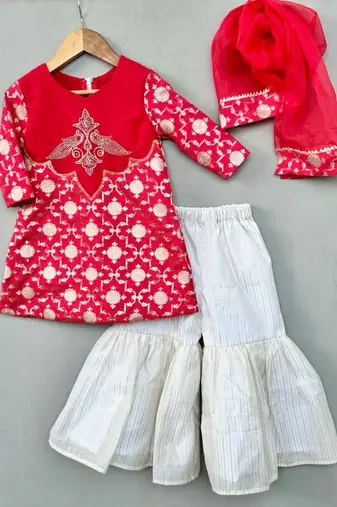 Embroidered brocade kurti with patiala & dupatta